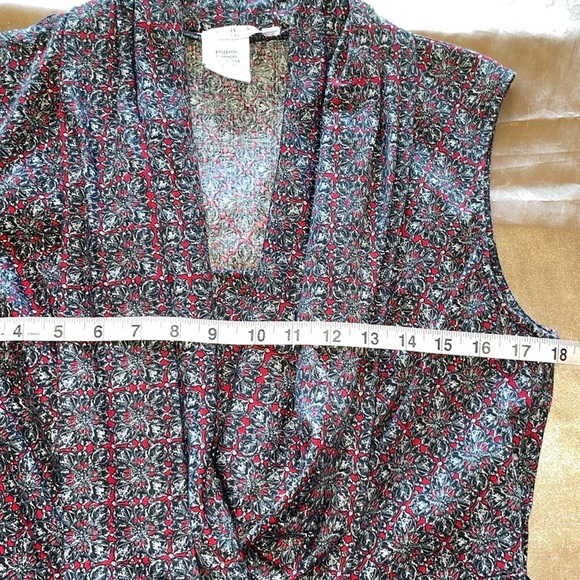 Como Gray & Red Paisley Sleeveless Wrap Top Side Zip Stretch Cotton Size Large - Picture 4 of 8